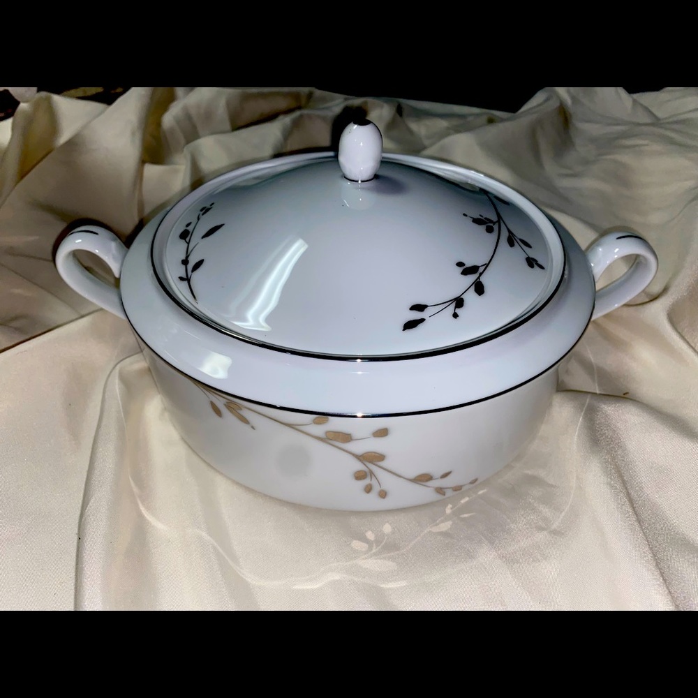 Noritake Birchwood covered vegetable bowl